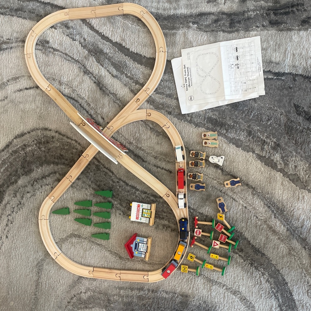Circo 70 Piece Wooden Train Set with Vehicles, Trees, Signs & Structures Age 3+